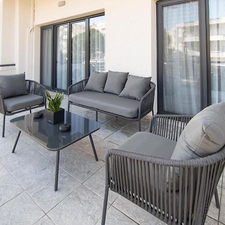 Flats Avenue 236 Apartment อเล็กซานโดรโพลิส ภายนอก รูปภาพ