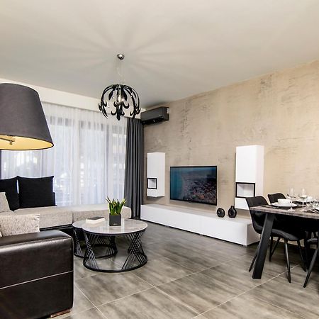 Flats Avenue 236 Apartment อเล็กซานโดรโพลิส ภายนอก รูปภาพ